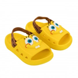 Chinelo que Aline não tire do pé